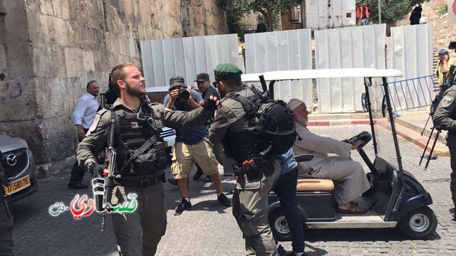 أجواء مشحونة في القدس: أداء صلاة الظهر قرب باب الأسباط والشرطة تعتقل فتى (13 عامًا)